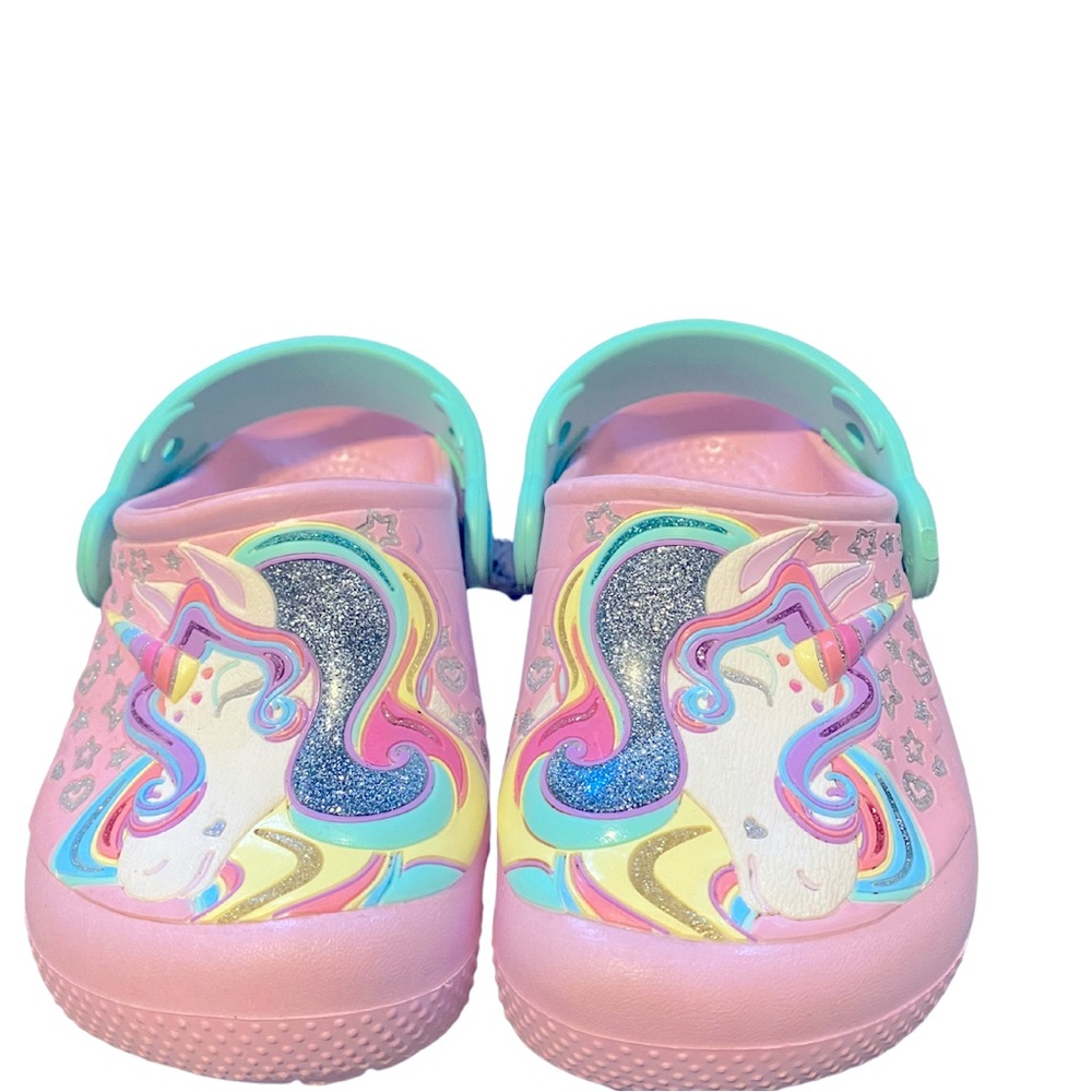 Crocs. Clogs. For little girls. Size 6